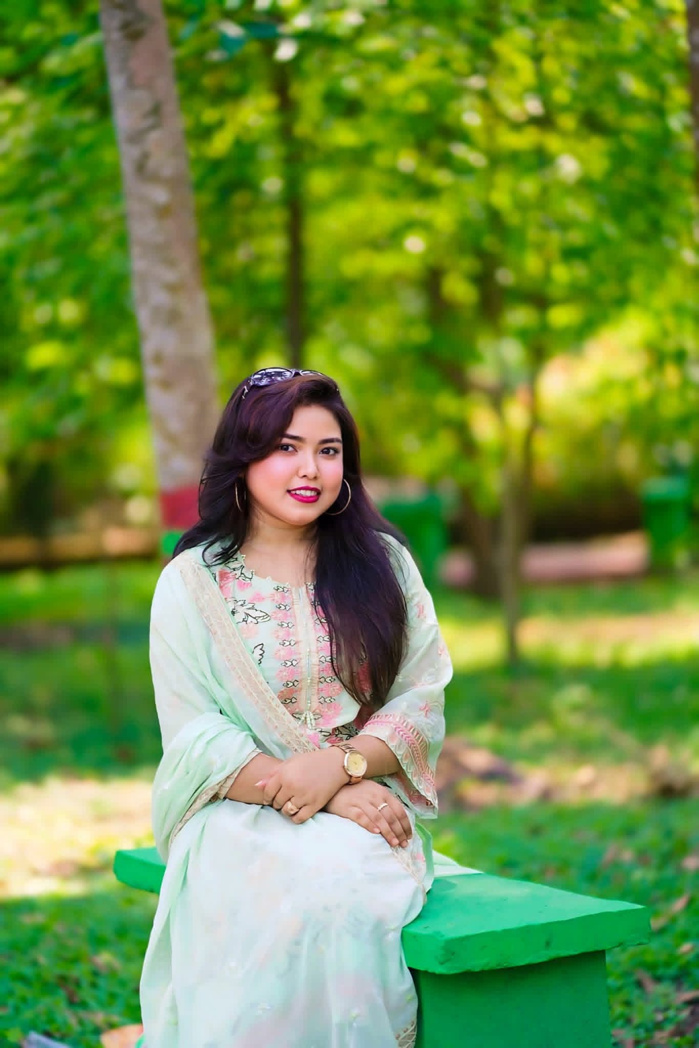 হানিয়া আমীরকে নিয়ে বাউল শিল্পী জুমু’র ফেসবুক পোস্টে আলোচনার ঝড়