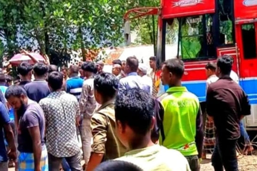 জৈন্তাপুরে বাস চাপায় আহত ১